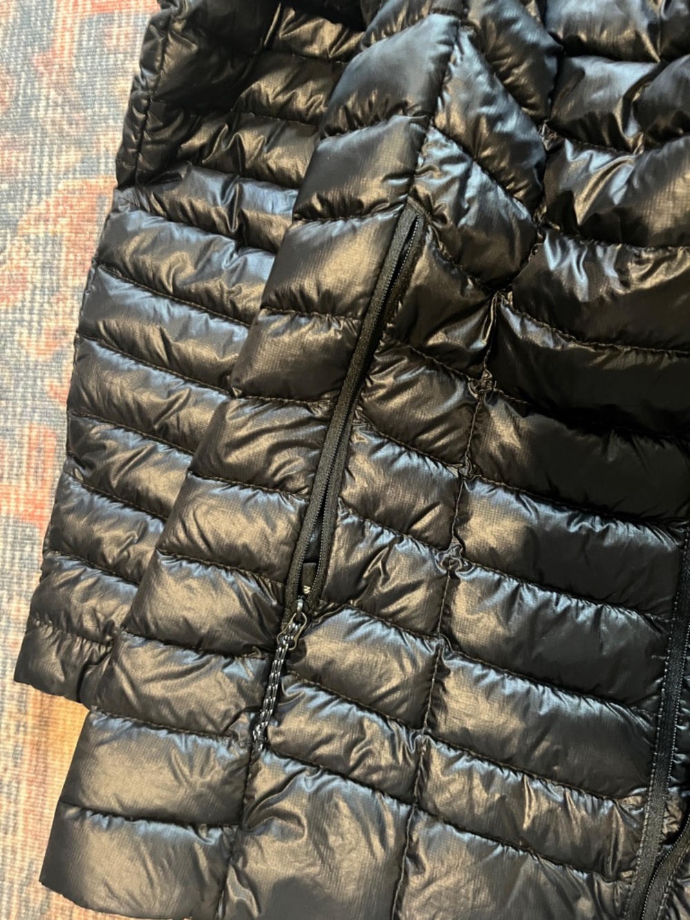 Mountain Hardwear Black Hooded Packable Women's Puffer Jacket - Picture 5 of 7